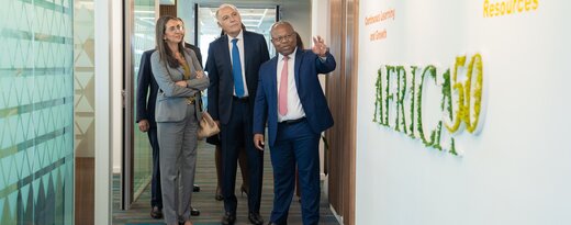 La Ministre marocaine de de I'Économie et des Finances, Hon. Nadia Fettah, en visite au siège d'Africa50